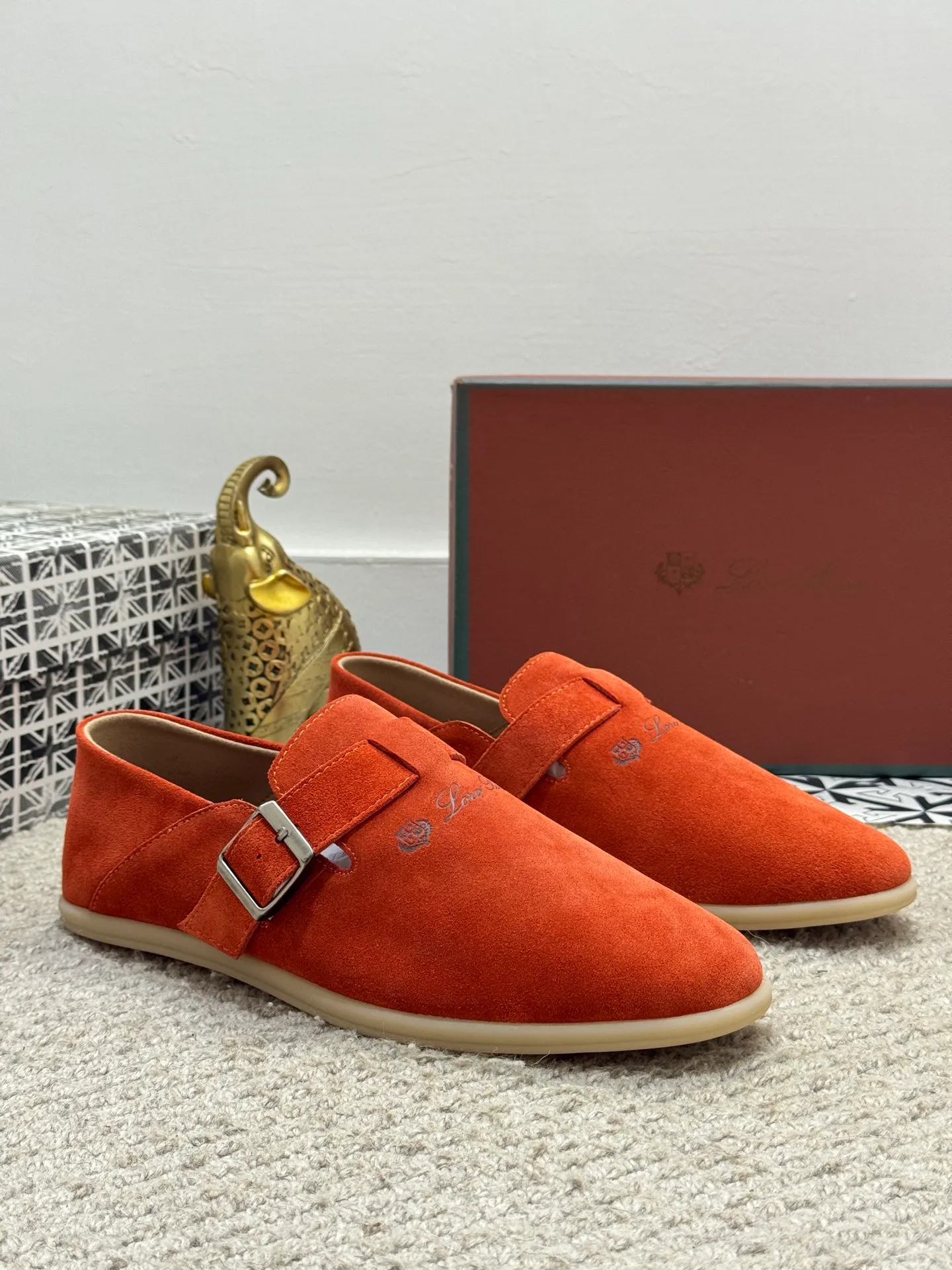 Men's men's shoes 💰420 [New style] 🍓🍓Loro Piana - LP's new moccasin shoes are made of water-repellent treated suede uppers with rubber soles, a classic. The complex craftsmanship and meticulous structure make the shoes light and soft, allowing you to walk comfortably and freely. Perfect for wearing at the beach or out in the water during the summer. Size: 38-44 (45 customized